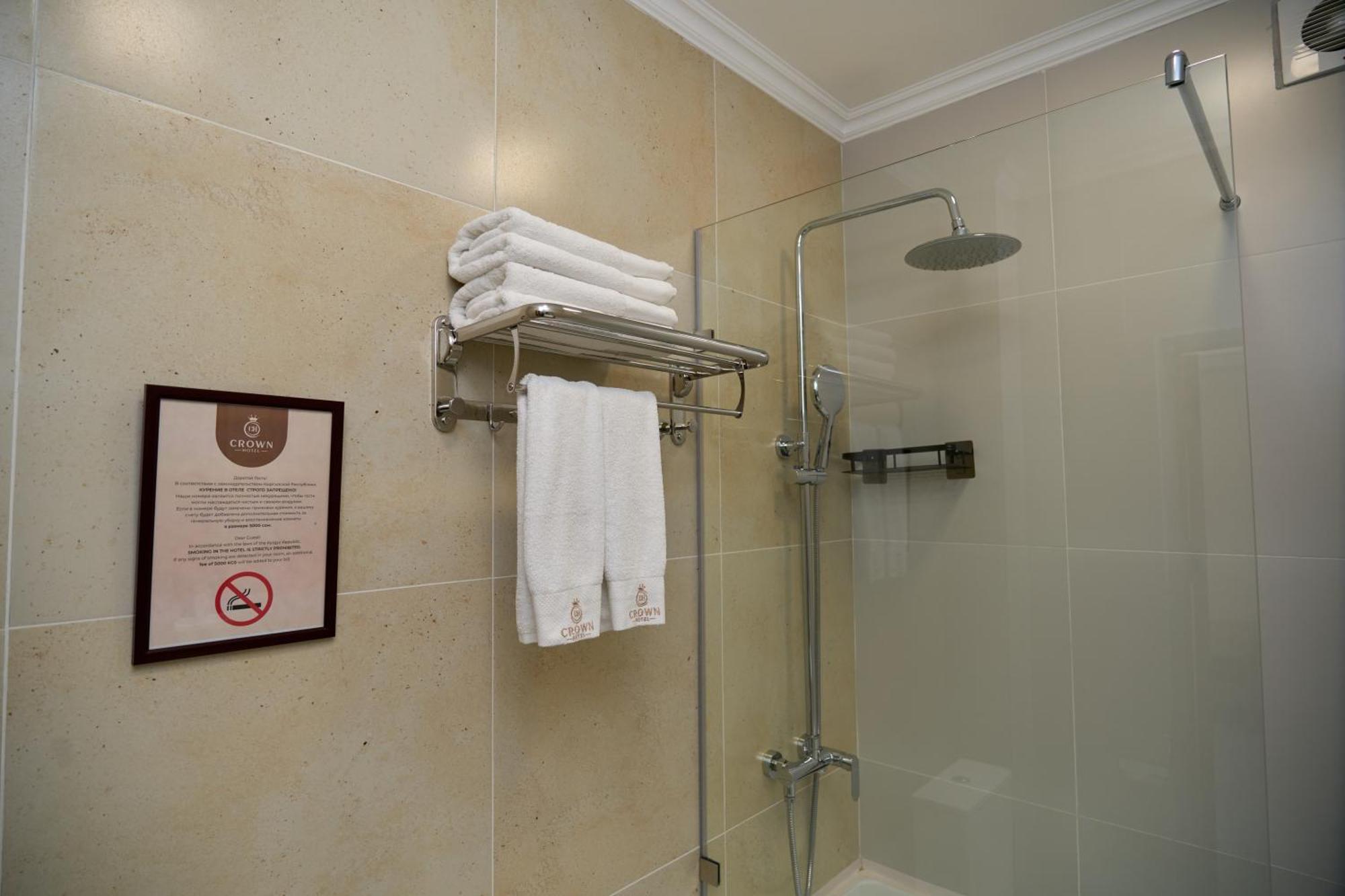 Crown Hotel Bishkek Bagian luar foto