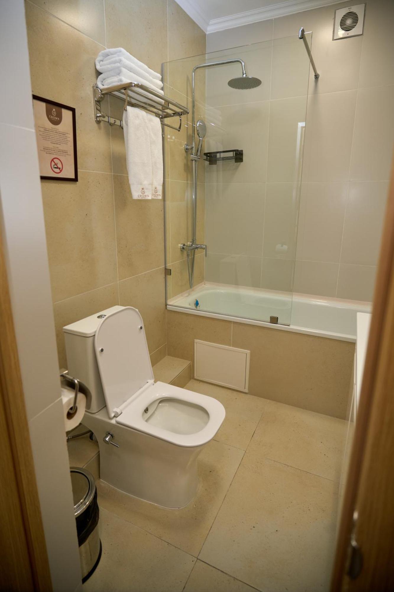 Crown Hotel Bishkek Bagian luar foto